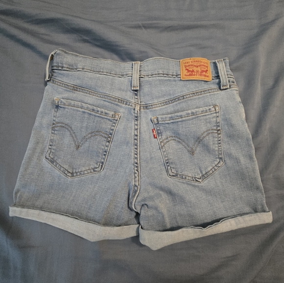 Levi'sMid length shorts Size 27 Stretchy - Picture 3 of 3
